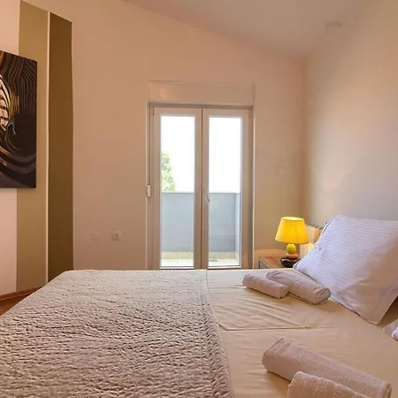 Golubovo 3km Beach Villa