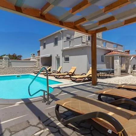 Golubovo 3km Beach Villa *